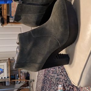Matt Bernson Green Suede Booties, 8 M
